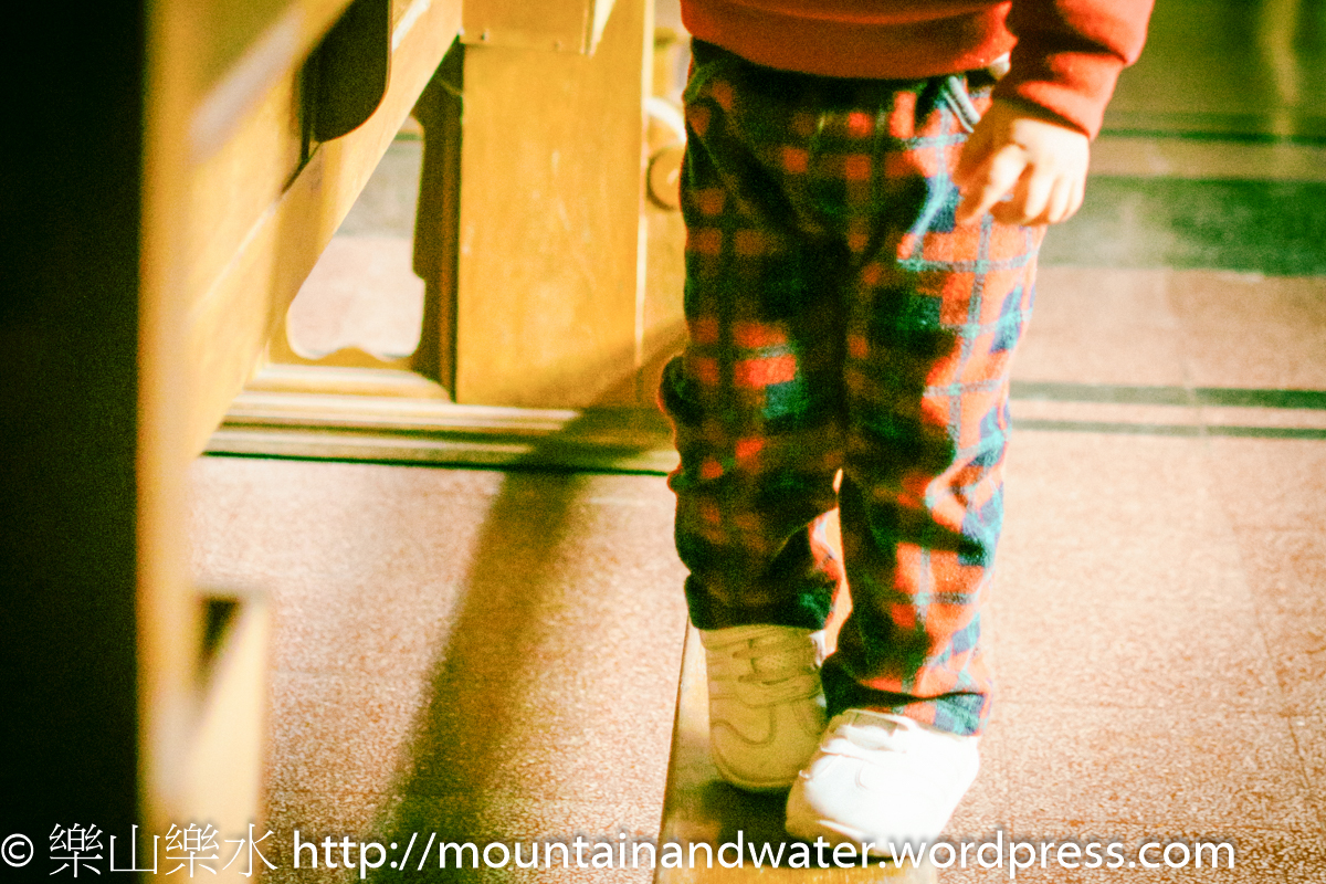 20160326-1-WalkingKid