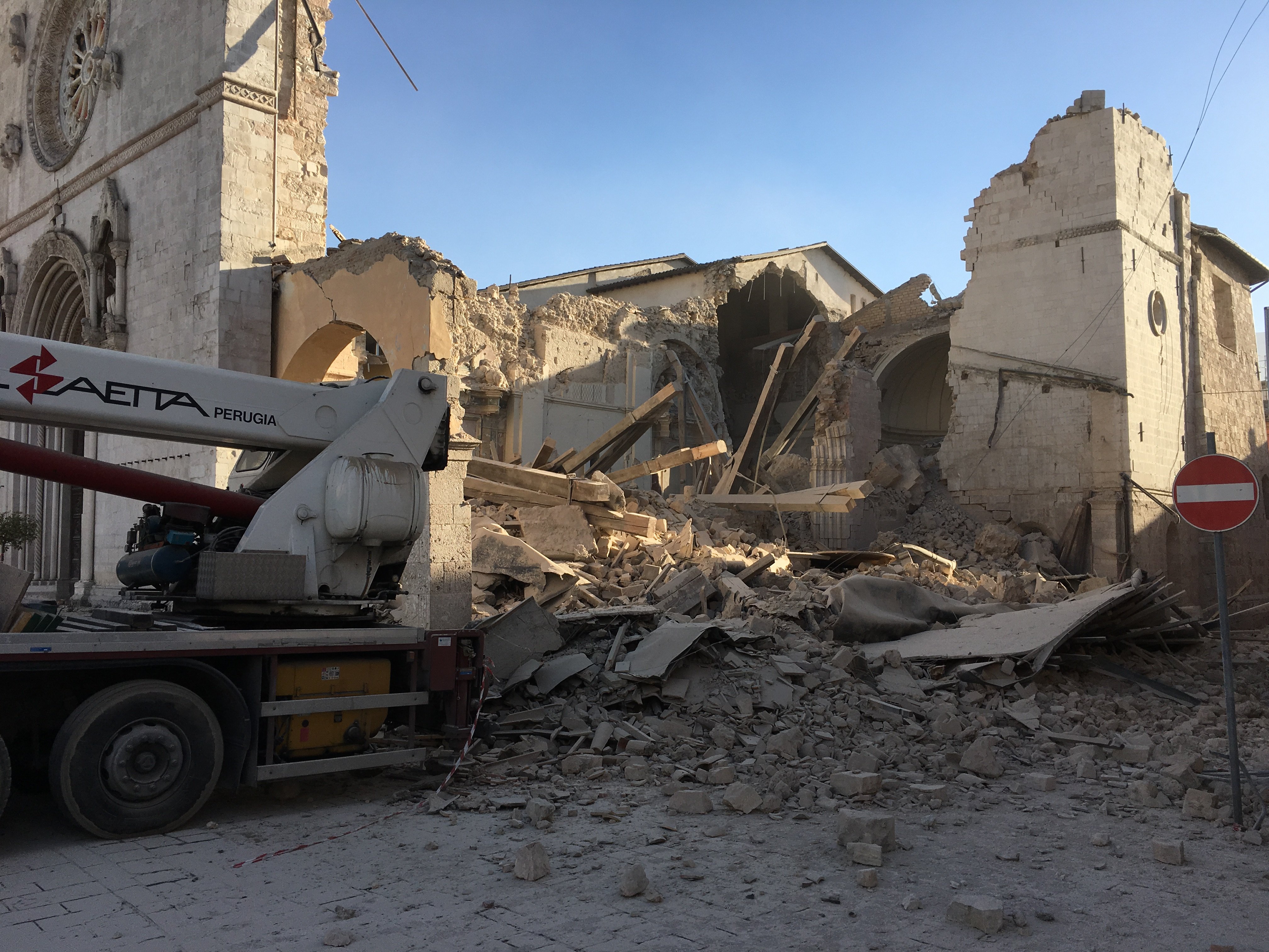norcia-destroyedbasilica