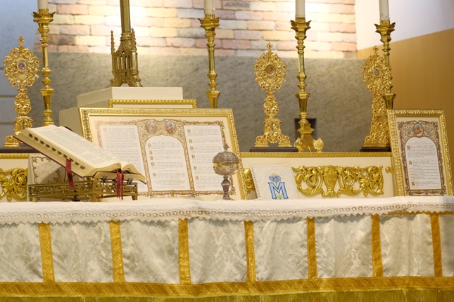 Altar_withoutpriest